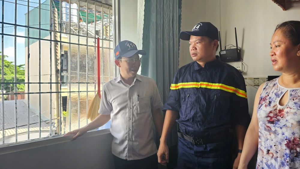 tp-hcm-thao-do-khung-sat-chuong-cop-mo-loi-thoat-hiem-thu-hai (9).jpg