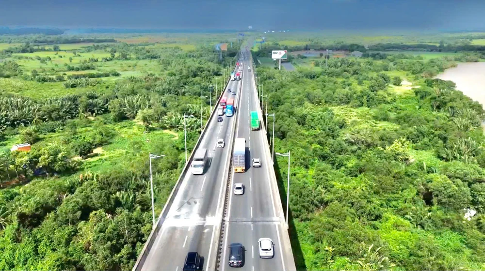 cao-toc-tp-hcm-long-thanh-dau-giay-thong-thoang-tro-lai-sau-thoi-gian-sua-chua-khe-co-gian (1).jpg