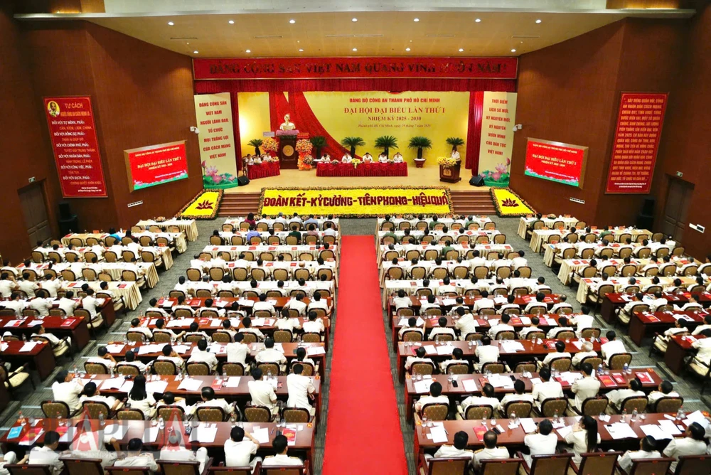 dang-bo-cong-an-tp-hcm-to-chuc-dai-hoi-dai-bieu-lan-thu-i-nhiem-ky-2025-2030 (2).jpg