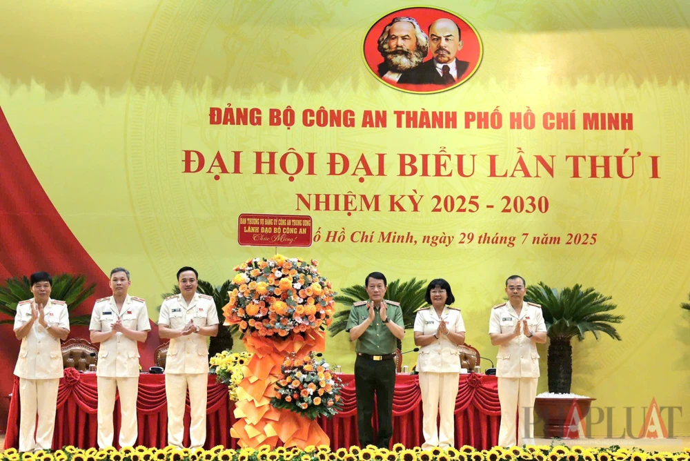 dang-bo-cong-an-tp-hcm-to-chuc-dai-hoi-dai-bieu-lan-thu-i-nhiem-ky-2025-2030 (5).jpg