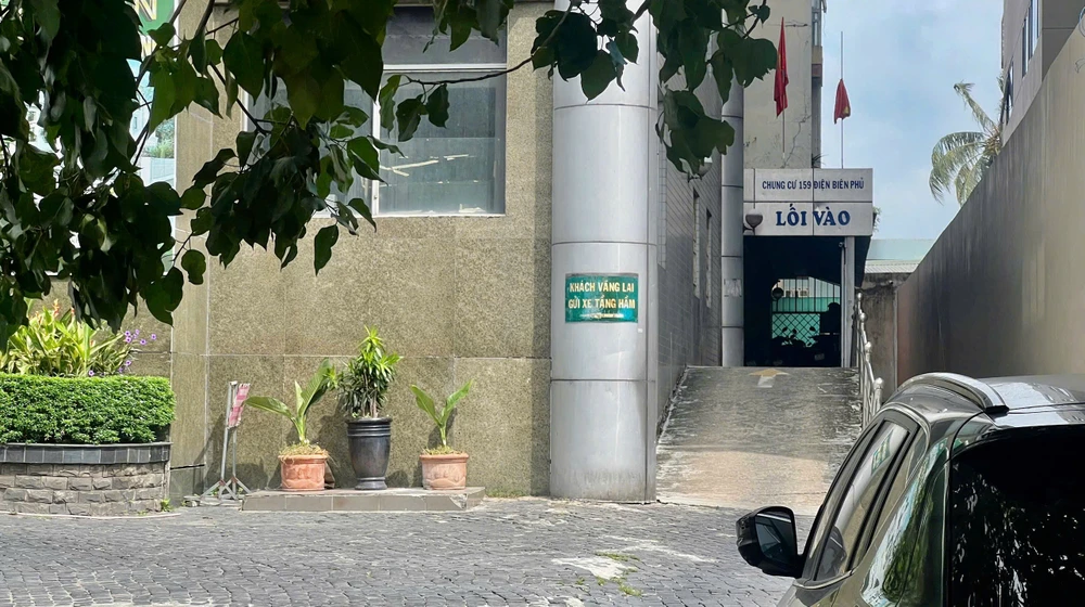 TP.HCM: Người đàn ông tử vong bất thường tại sảnh chung cư