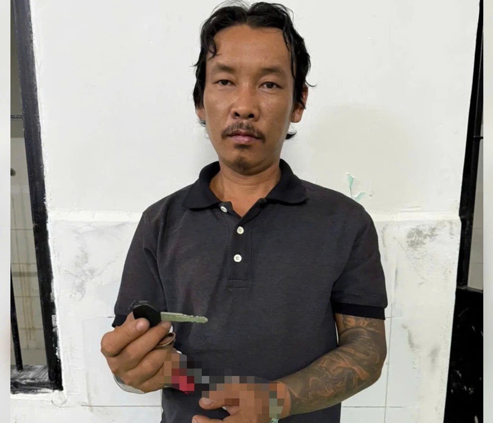 TP.HCM: Tạm giữ người đàn ông tấn công CSGT sau khi vi phạm nồng độ cồn