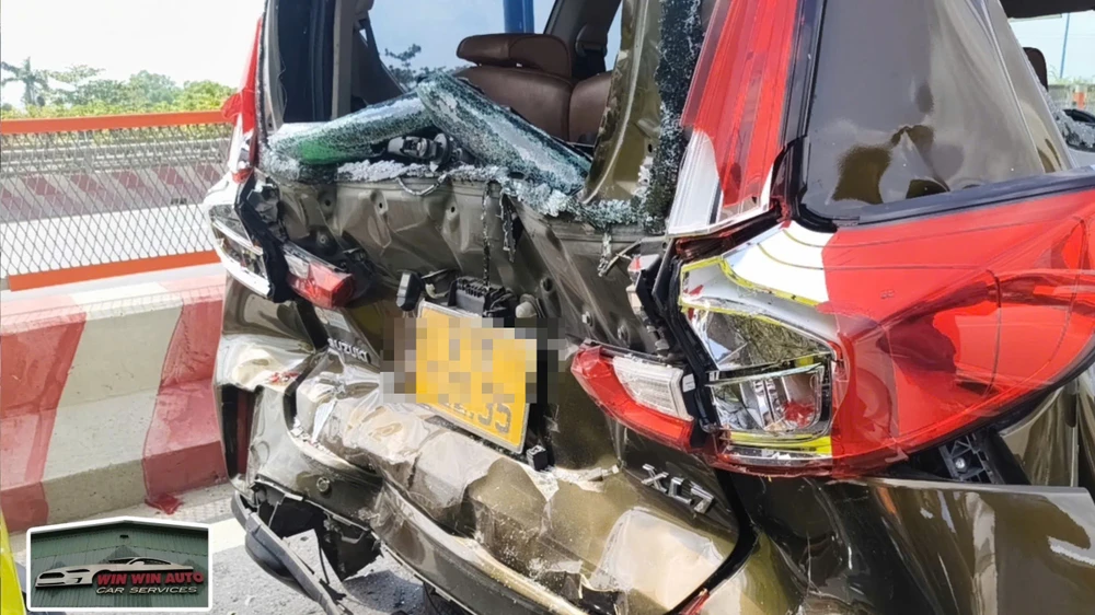 Tai nạn liên hoàn giữa 5 ô tô trên cầu ở TP.HCM