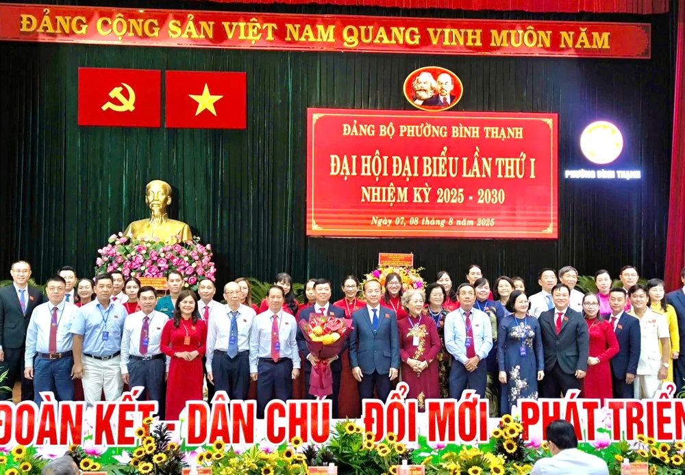 nguyen-bi-thu-quan-uy-binh-thanh-giu-chuc-bi-thu-phuong-binh-thanh (1).jpg