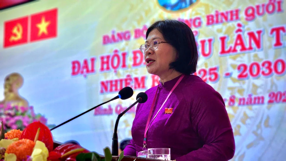 tp-hcm-ba-do-thi-minh-quan-giu-chuc-bi-thu-dang-uy-phuong-binh-quoi (4).jpg