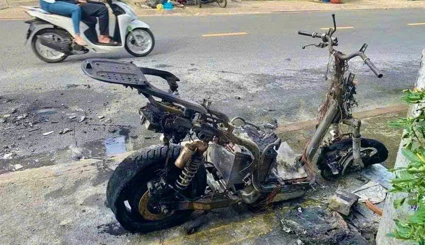 xe-dien-chay-no-nguoi-dung-can-lam-gi-de-phong-tranh (1).jpg