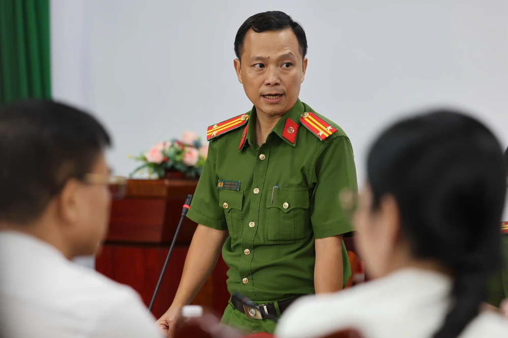 cong-an-phuong-thu-duc-tp-hcm-gan-nut-bi-mat-chong-cuop-o-nhieu-noi (3).jpg