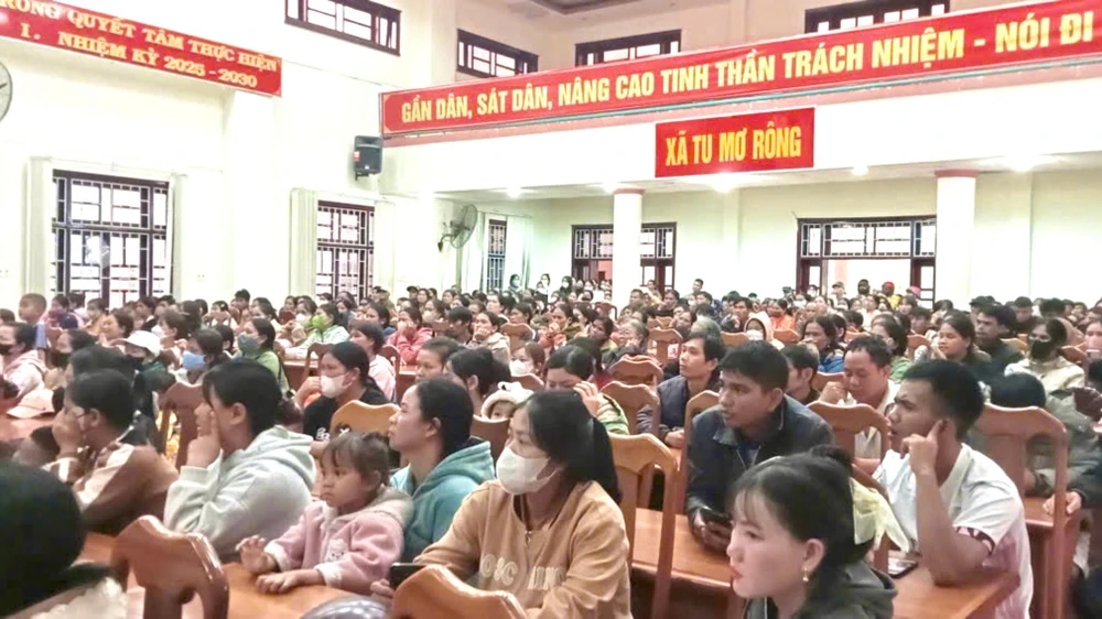 quang-ngai-bat-dau-tang-qua-cho-nguoi-dan-dip-quoc-khanh-2-9 (2).jpg