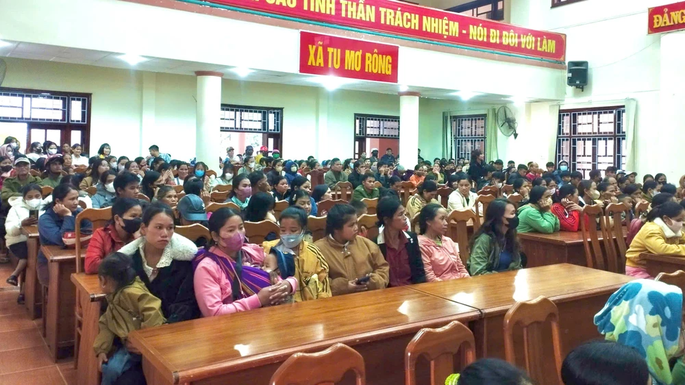 Quảng Ngãi bắt đầu tặng quà cho người dân dịp Quốc khánh 2-9