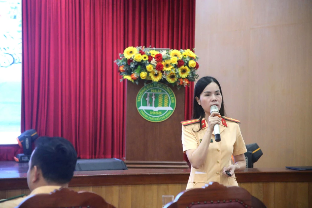 nhieu-sinh-vien-de-sap-bay-cuoc-goi-gia-danh (7).jpg