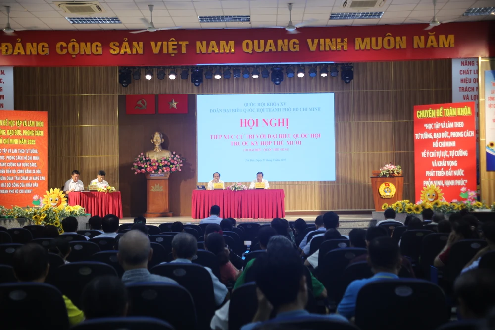 Cử tri TP.HCM kiến nghị xử lý dứt điểm bất cập về hạ tầng và pháp lý