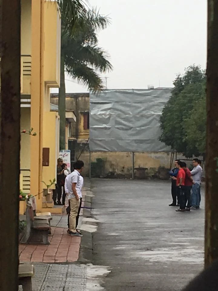 Giải cứu nữ sinh bị nam thanh niên khống chế, dọa tẩm xăng đốt ảnh 1