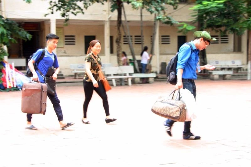 Khu KTX trường ĐH Sư phạm, vắng thí sinh