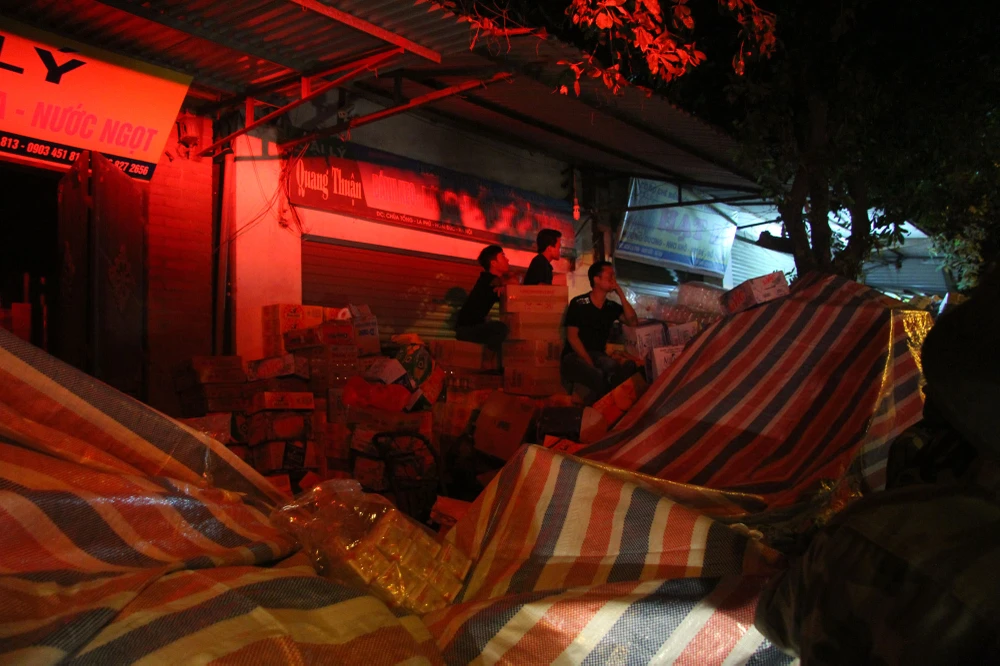 Hà Nội: Hơn 1.000 m2 nhà xưởng bị thiêu rụi trong đêm ảnh 5