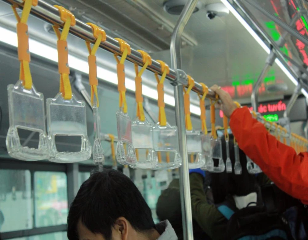 phải đến ngày 31-12 tuyến xe buýt BTR mới chính thức đi vào hoạt động.