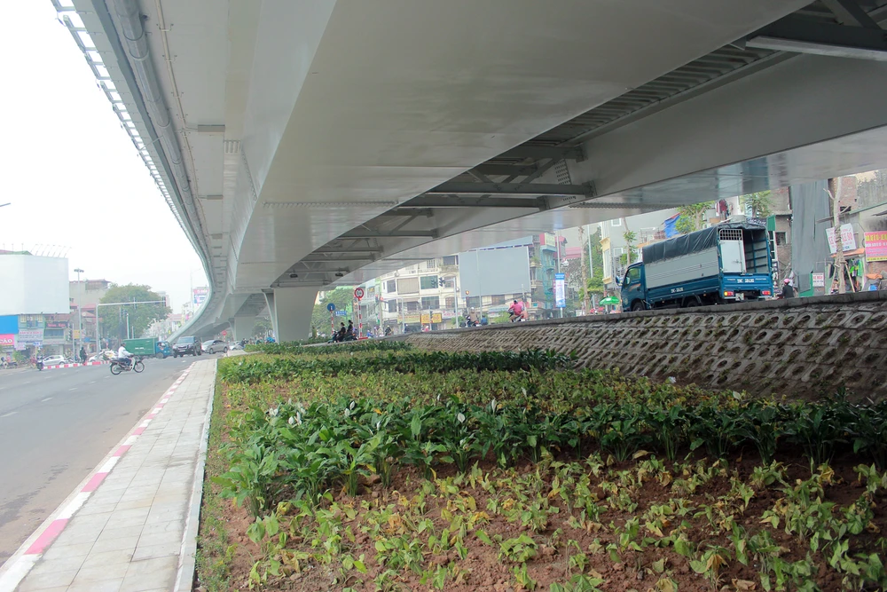 Chính thức thông xe tại cầu vượt 'khủng' làm bằng thép