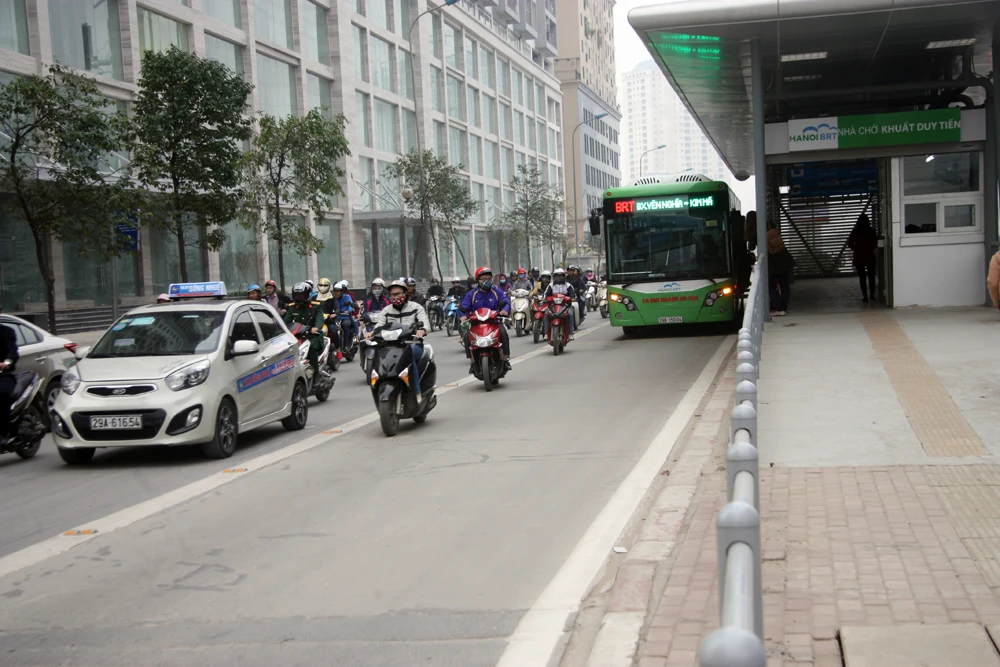 Buýt nhanh lại 'chôn chân' sau dịp nghỉ tết Dương lịch ảnh 7