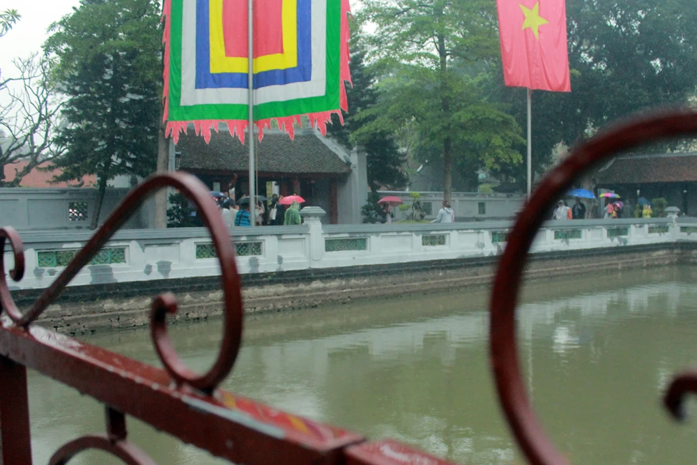 Cận cảnh Văn miếu trong 'màu áo' mới ảnh 7