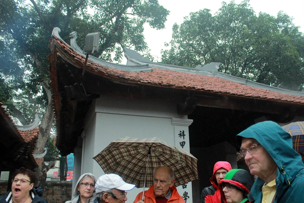 Cận cảnh Văn miếu trong 'màu áo' mới ảnh 10