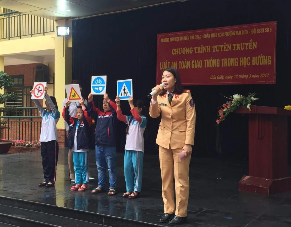 Bà Ngô Bích Thủy – Hiệu trưởng nhà trường