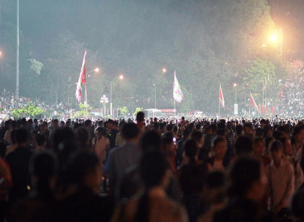 Tính đến chiều ngày 5-4 đã có khoảng 5 triệu lượt du khách tới đây