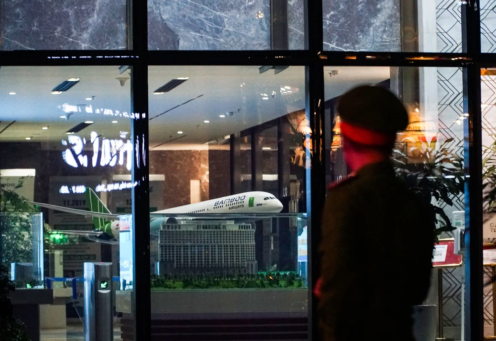 Chùm ảnh: Gần 7 tiếng khám xét trụ sở Tập đoàn FLC ở TP Hà Nội ảnh 5