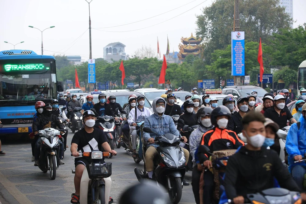 Tất cả những người tham gia giao thông đều tỏ vẻ khác mệt mỏi.