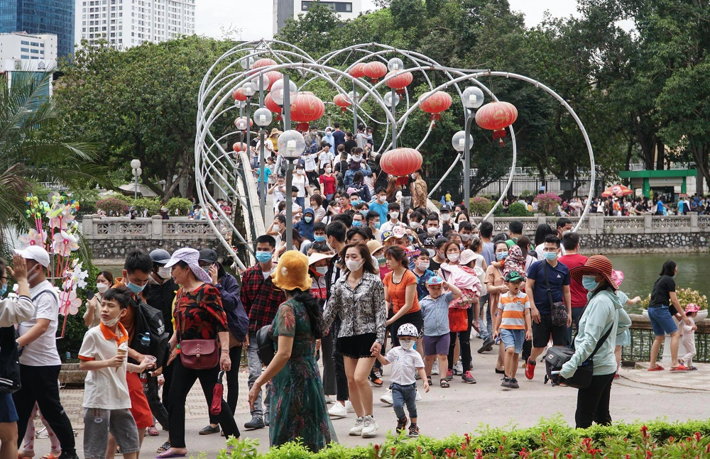 Giá vé vào cổng hiện tại vẫn giữ nguyên với 30.000 đồng/vé/người đối với người lớn và 20.000 đồng/vé/người đối với trẻ em.