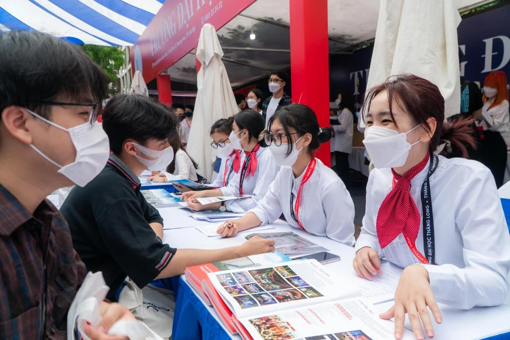 Hình ảnh thí sinh tham gia ngày hội tư vấn tuyển sinh. Ảnh CTV Hình ảnh thí sinh tham gia ngày hội tư vấn tuyển sinh. Ảnh CTV