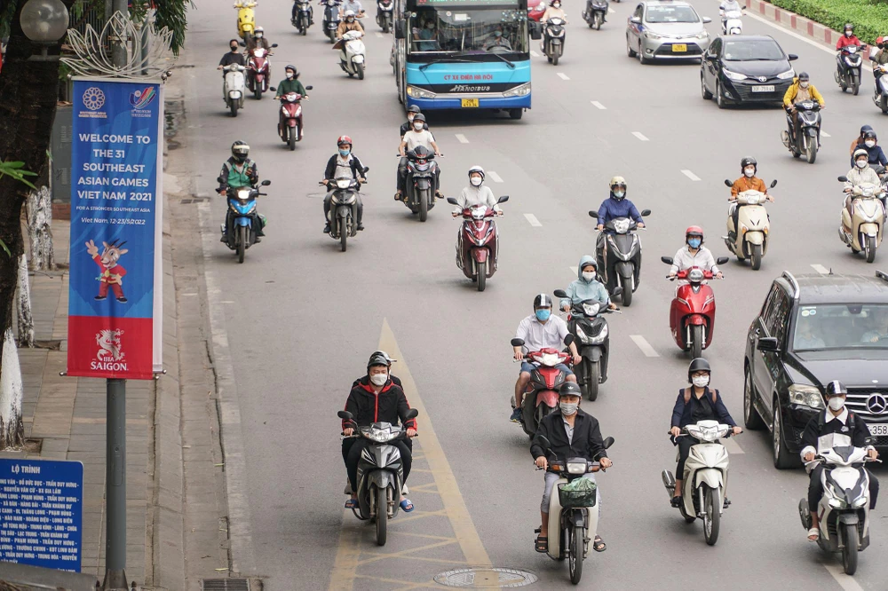 Nền nhiệt độ thấp vào buổi sáng, khiến nhiều người cảm giác như đang sống giữa tiết trời mùa thu.