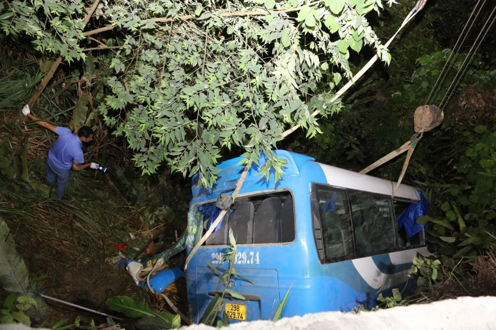 Khu vực chiếc xe gặp nạn. Ảnh PHI HÙNG