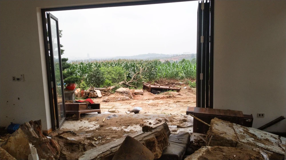 Do vậy, nhóm người này đã vào đây để vận chuyển đồ đạc ra về ngoài, nên không may xảy ra sự việc đau lòng trên.