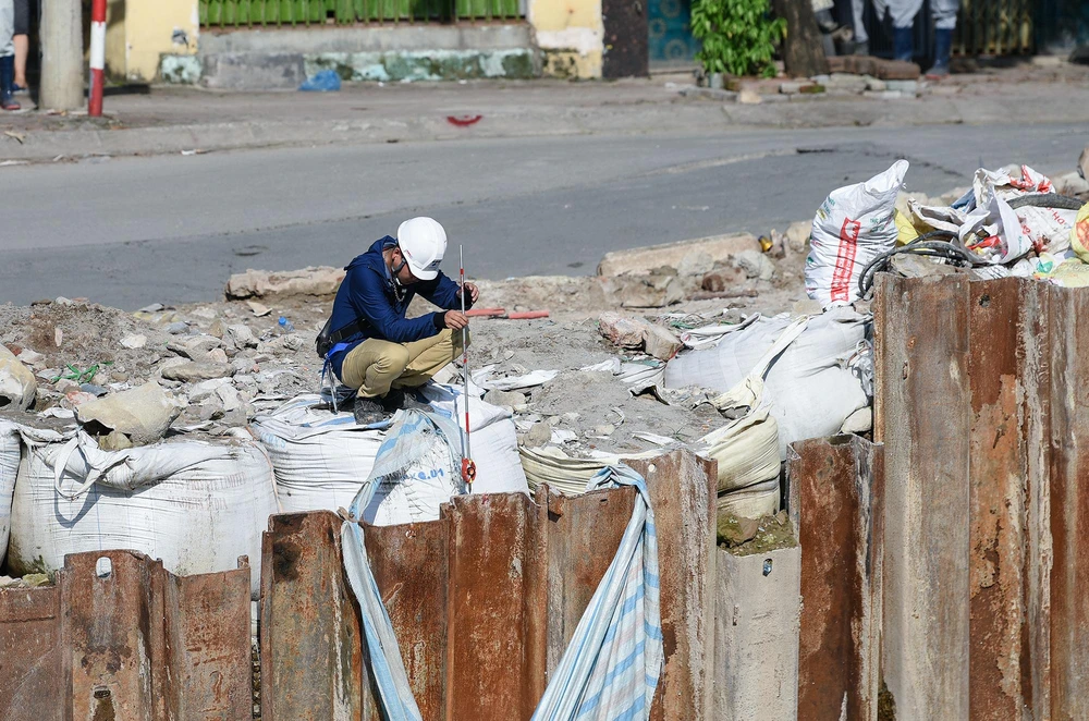 Được biết, đêm qua Hà Nội có mưa lớn, gây ngập úng cho nhiều khu vực trên địa bàn thành phố.