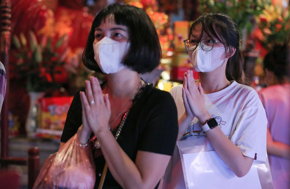 Ngày mai (18-6) các sĩ từ sẽ bước vào ngày thi đầu tiên của kỳ thi vào lớp 10 THPT ở Hà Nội. Ngày mai (18-6) các sĩ từ sẽ bước vào ngày thi đầu tiên của kỳ thi vào lớp 10 THPT ở Hà Nội.