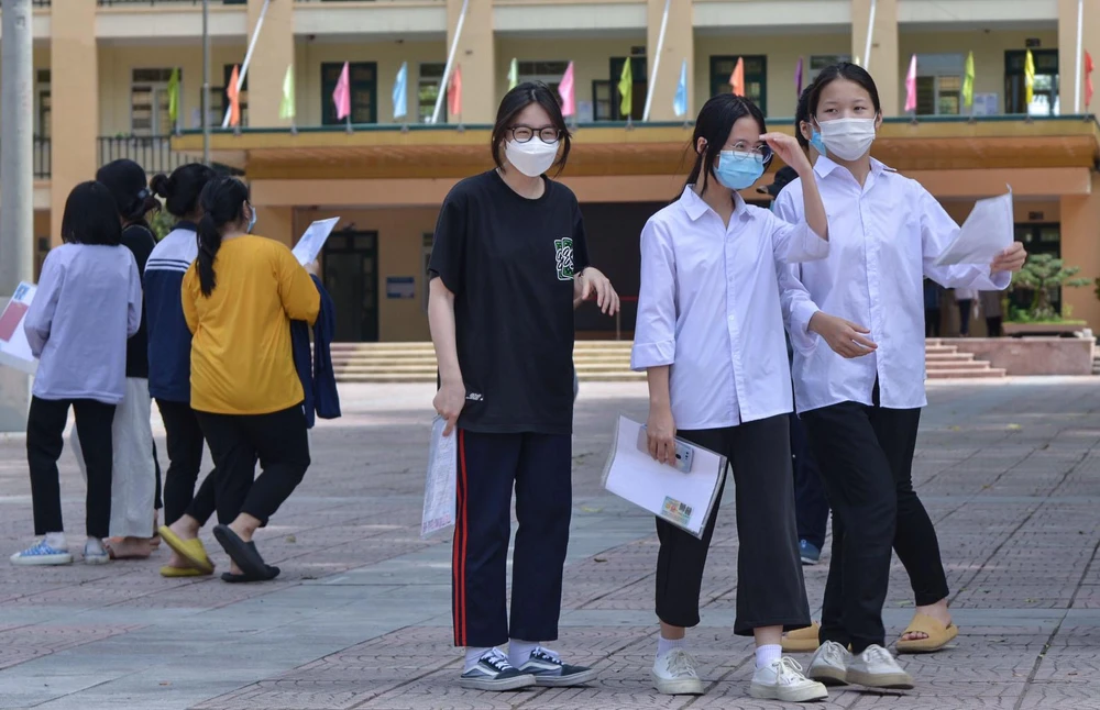 Cô Nguyễn Thị Phong Lan, điểm trưởng điểm thi cho biết, điểm thi có 23 phòng thi, với 552 thí sinh.