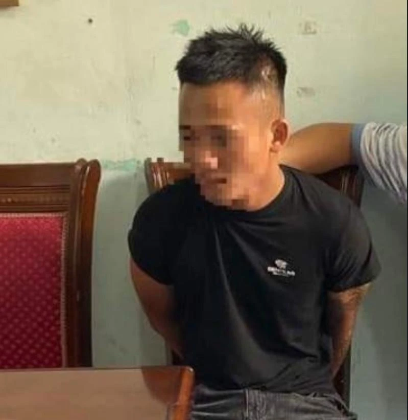 Nghi phạm bị bắt giữ khi đang lẩn trốn ở huyện Hải Hà. Ảnh CTV