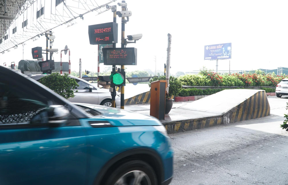 Từ ngày 19-7 đến 28-7, VETC đã thực hiện dán thẻ cho hơn 125.000 xe, trung bình 12.500 thẻ/ngày, tăng gấp 6 lần so với trung bình 6 tháng đầu năm, nâng tổng số thẻ ETC mà VETC đã dán lên 1,9 triệu thẻ. VETC cũng đã dành ngân sách hơn 100 tỉ đồng để thực hiện chương trình miễn phí cho khách hàng trong năm 2022.