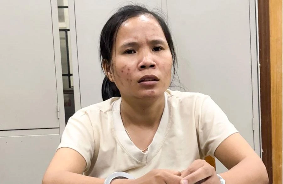 Nguyễn Thị Tuyến tại cơ quan công an. Ảnh CACC