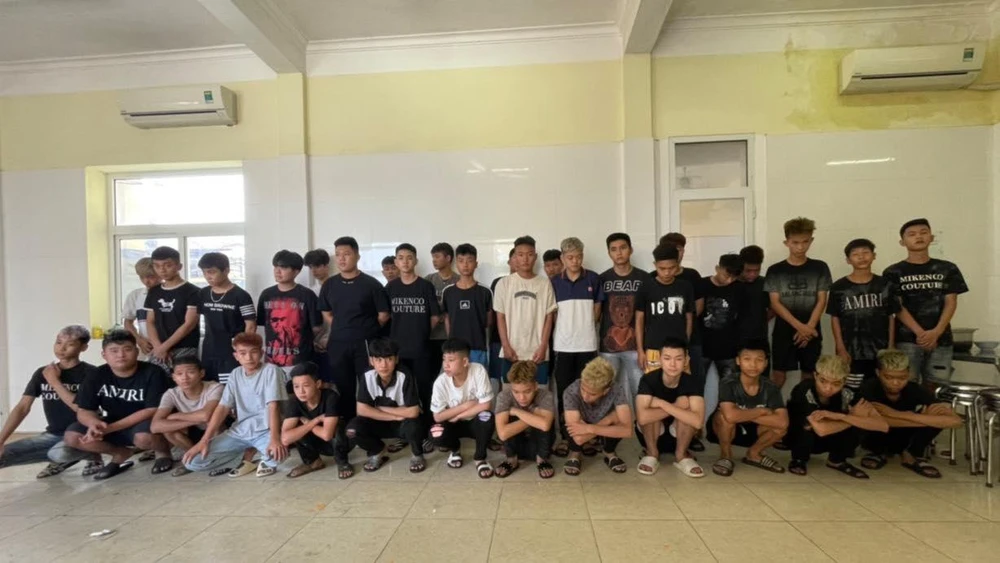 Nhóm thanh thiếu niên bị triệu tập. Ảnh CACC