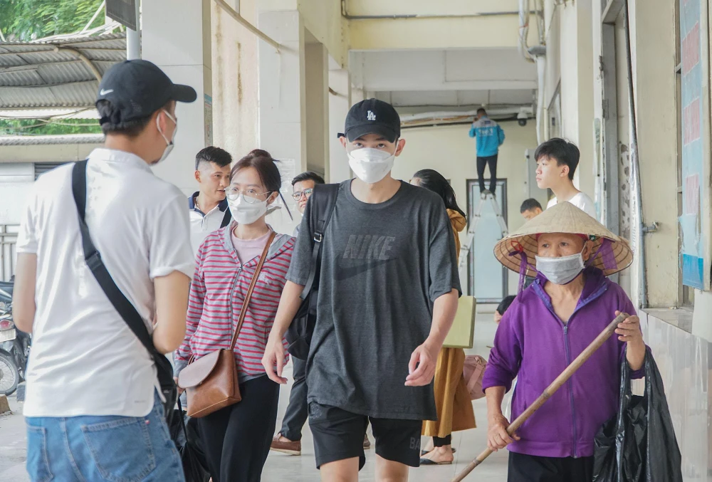 Để đảm bảo tốt việc đi lại của hành khách trong đợt nghỉ lễ này, bến xe đã triển khai nhiều biện pháp.