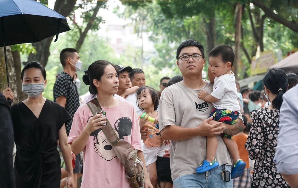 Cũng theo Công ty TNHH MTV Vườn thú Hà Nội, dịp này đơn vị bố trí 100% lực lượng bảo vệ, tự vệ, đội thanh niên xung kích trực tại các vị trí.