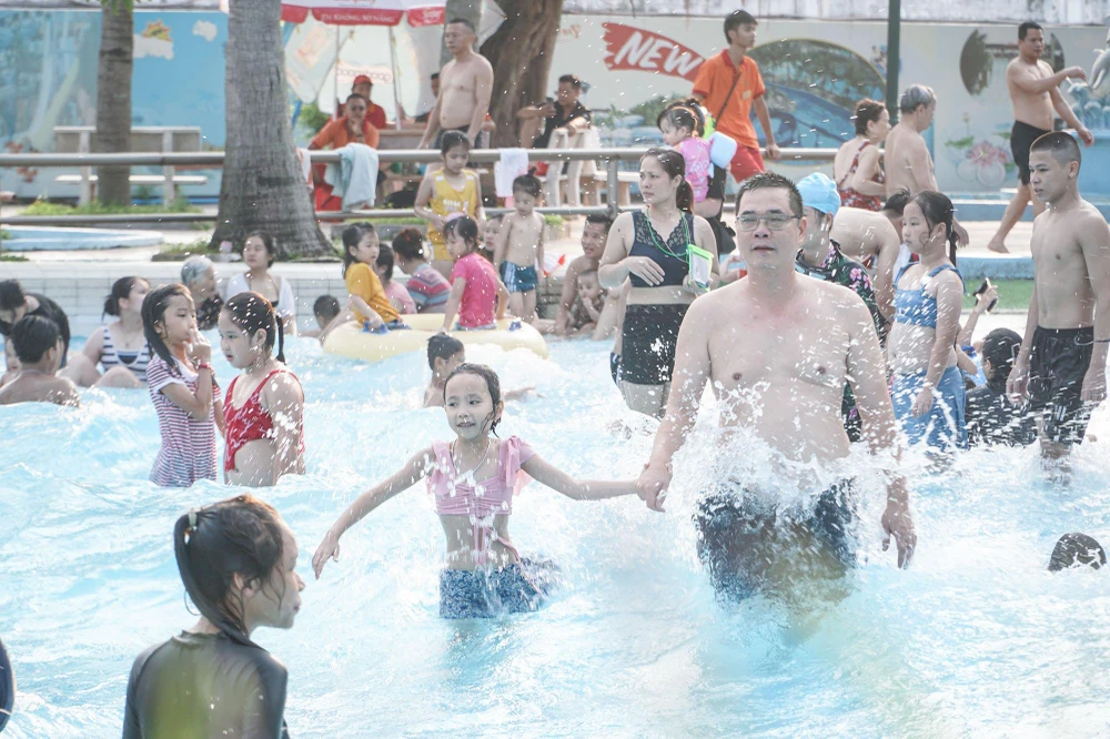 Theo lịch, dịp nghỉ lễ Quốc khánh 2-9 năm nay, cán bộ, công chức, viên chức và người lao động được nghỉ 4 ngày, từ thứ 5 (ngày 1-9) tới hết chủ nhật (ngày 4-9).