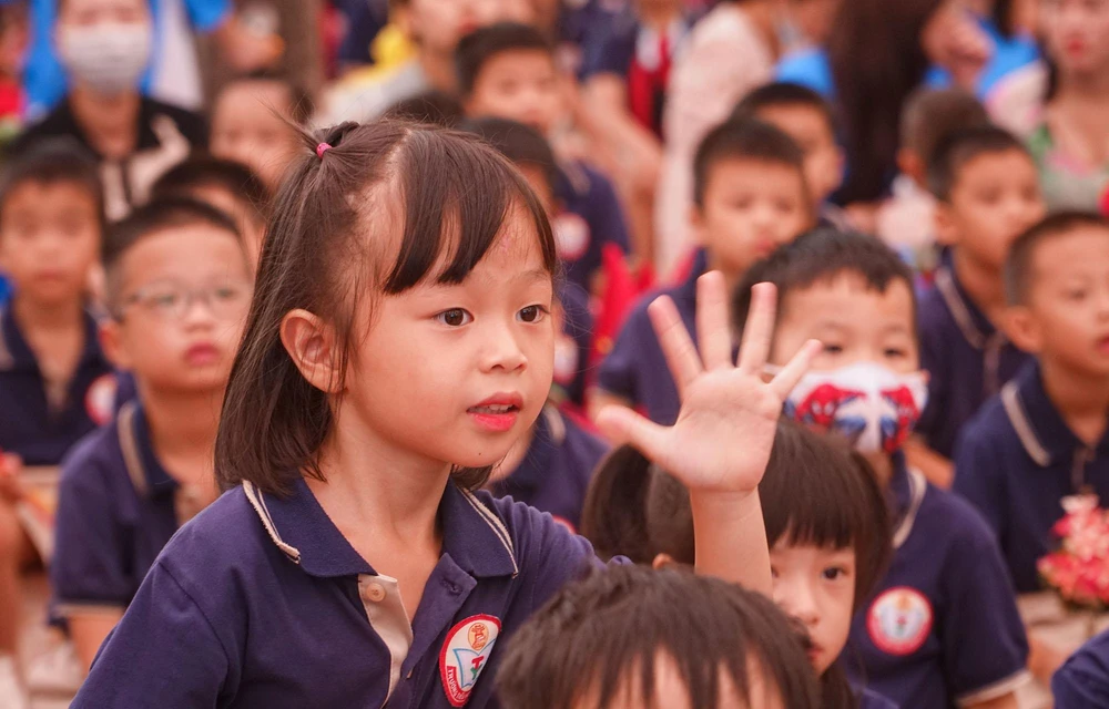Những hình ảnh ngộ nghĩnh, đáng yêu của trẻ trong ngày khai giảng.