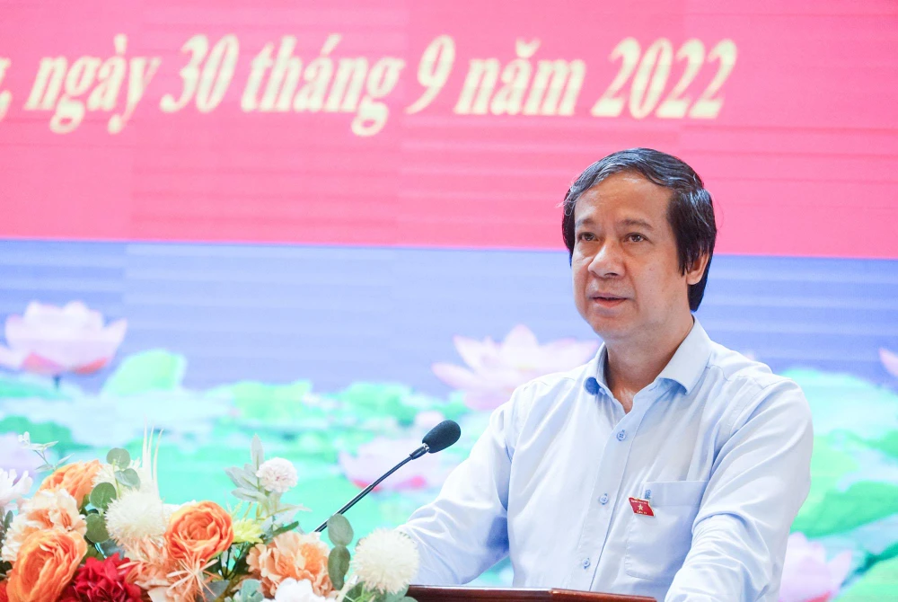 Ông Nguyễn Kim Sơn tại Hội nghị tiếp xúc cử tri chiều nay. Ảnh PHI HÙNG