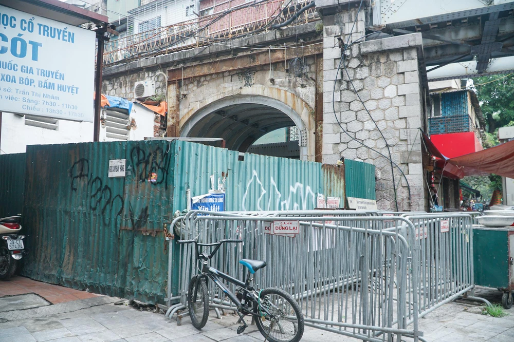 “Quận Hoàn Kiếm đã tham mưu cho UBND Hà Nội về vấn đề này” – đại diện Ban Quản lý nói.