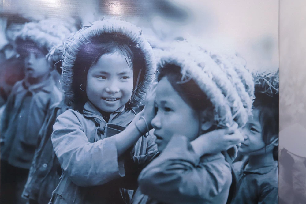 Phó Giám đốc Sở Nội vụ TP. Hà Nội Nguyễn Thị Liễu, chia sẻ: "Đã 50 năm trôi qua những Chiến thắng “Hà Nội - Điện Biên Phủ trên không” được đánh giá là một trong 10 chiến thắng vĩ đại nhất lịch sử đấu tranh dựng nước và giữ nước của dân tộc. Sự kiện này là sự tiếp nối truyền thống anh hùng, bất khuất của dân tộc, bảo vệ vững chắc độc lập dân tộc và toàn vẹn lãnh thổ".