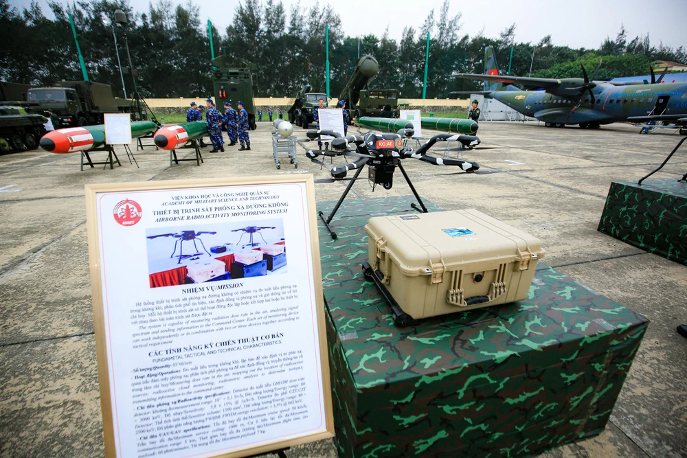 Các doanh nghiệp quốc phòng trong nước và quốc tế đã mang đến triển lãm trưng bày, giới thiệu các phương tiện chiến đấu, giải pháp công nghệ, vũ khí, trang bị sử dụng cho lực lượng Hải quân, Lục quân, Phòng không - Không quân, tác chiến không gian mạng và các trang thiết bị hậu cần, kỹ thuật.