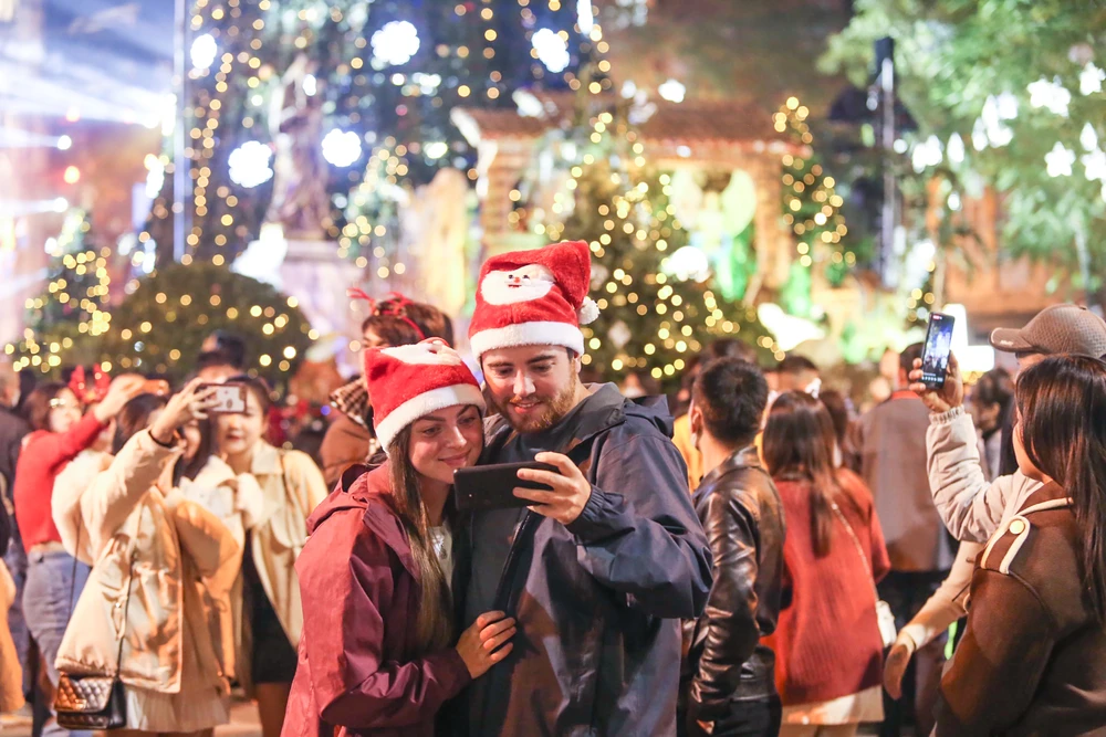 Tất cả cùng hân hoan trong mùa Giáng sinh 2022.