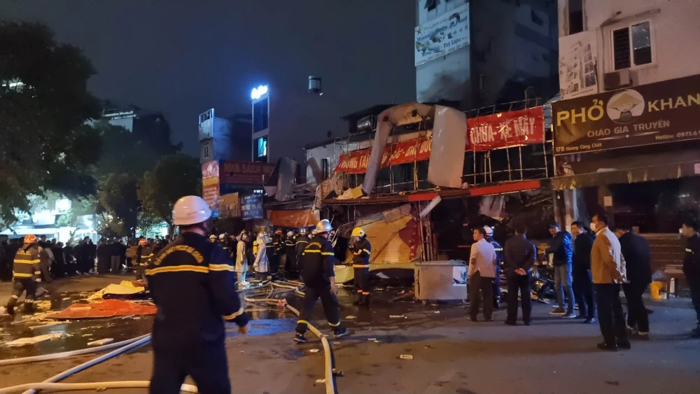 Hiện trường vụ cháy tối qua. Ảnh: CTV