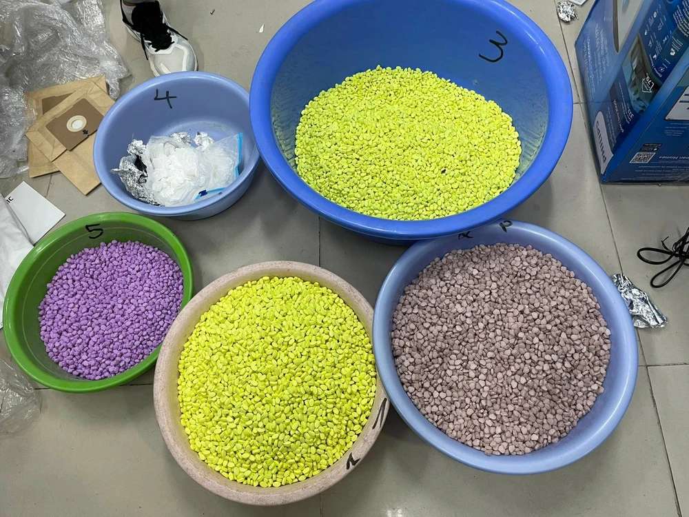 Số ma túy được cất giấu trong các kiện hàng. Ảnh: CACC